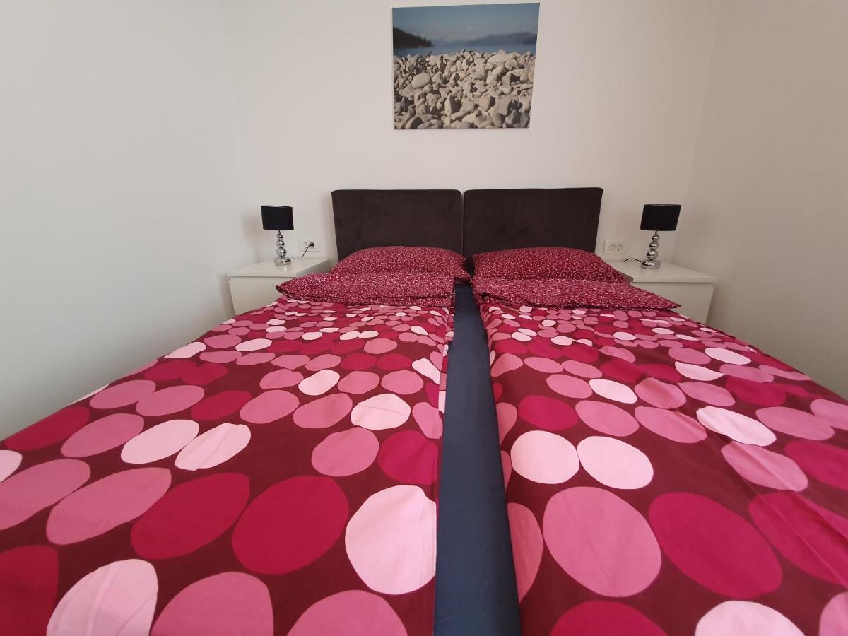 Comfortable Family Apt Iris 20M From Beach In Мандре Екстериор снимка