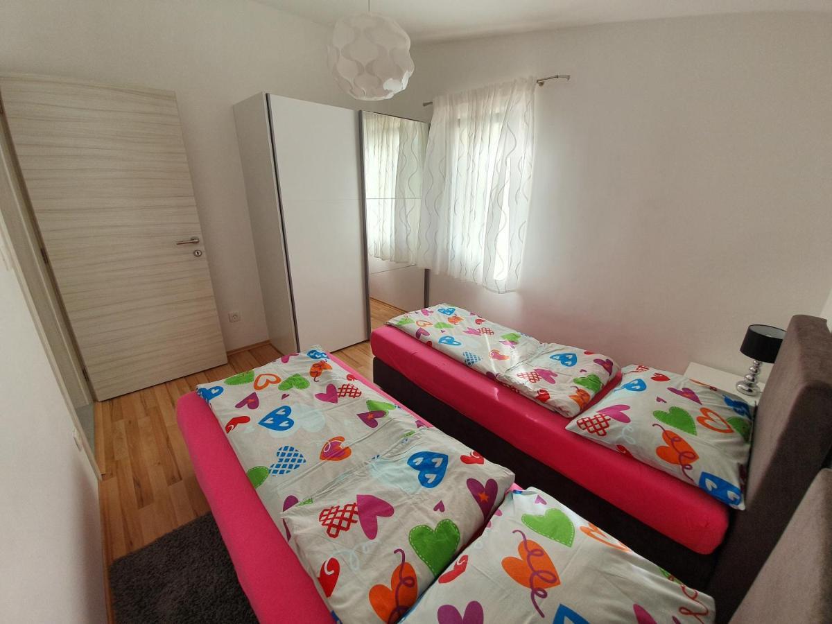 Comfortable Family Apt Iris 20M From Beach In Мандре Екстериор снимка