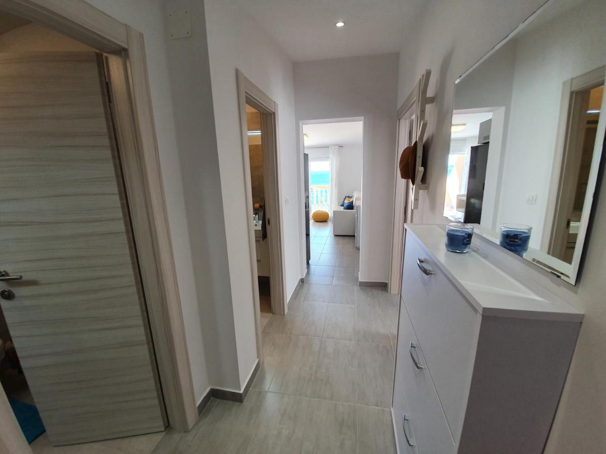 Comfortable Family Apt Iris 20M From Beach In Мандре Екстериор снимка